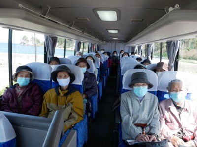 バス車内の様子