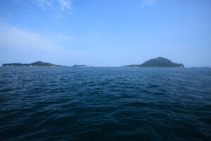 伊美方向から見た姫島