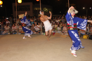アヤ踊り