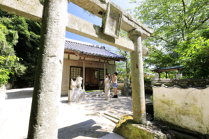 比売語曽社参拝の様子