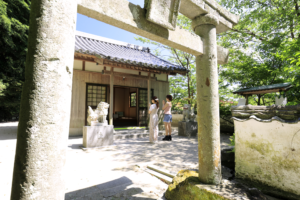 比売語曽社参拝の様子