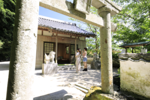 比売語曽社参拝の様子